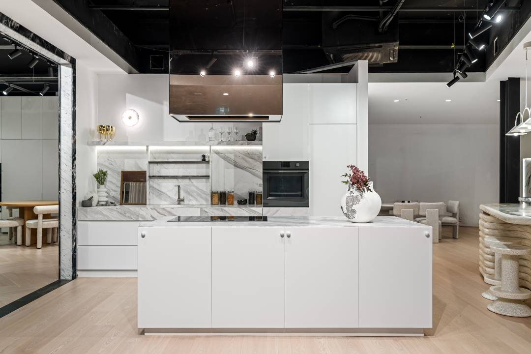 Amazali_by_La_Factory White Showroom Amazali_by_La_Factory White Showroom