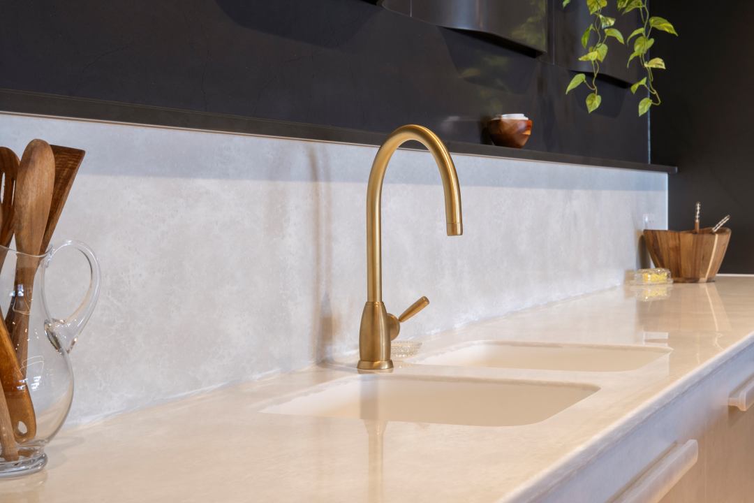 Austaron-CloseupSink Austaron Closeup Sink
